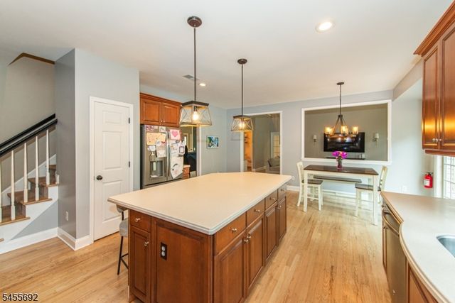 18 Stoneybrook Road, Washington Twp., NJ 07853