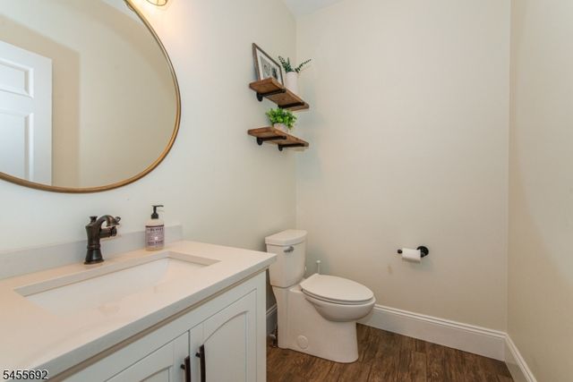 18 Stoneybrook Road, Washington Twp., NJ 07853