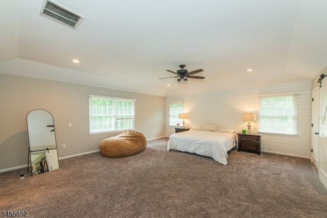 18 Stoneybrook Road, Washington Twp., NJ 07853