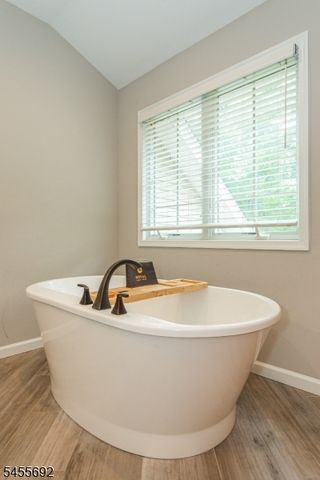 18 Stoneybrook Road, Washington Twp., NJ 07853
