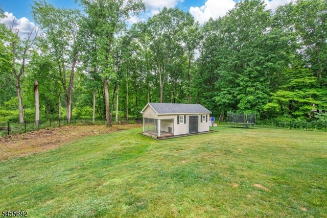 18 Stoneybrook Road, Washington Twp., NJ 07853