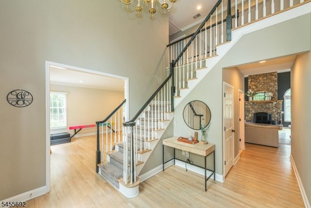 18 Stoneybrook Road, Washington Twp., NJ 07853
