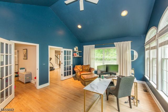 18 Stoneybrook Road, Washington Twp., NJ 07853