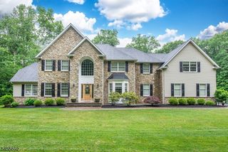 18 Stoneybrook Road, Washington Twp., NJ 07853