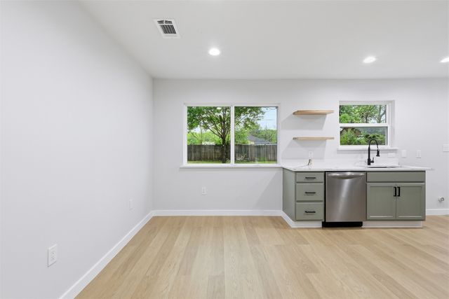 609 Woodmont Drive, Dallas, TX 75217