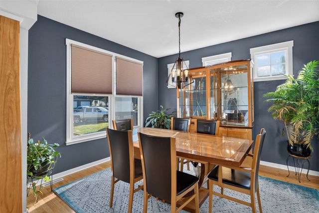 2705 Shoreview Circle, Des Moines, IA 50320