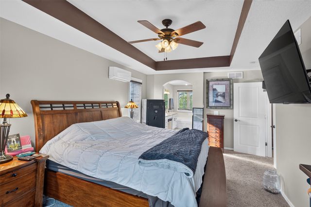 2705 Shoreview Circle, Des Moines, IA 50320