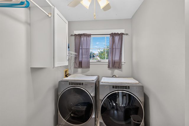 2705 Shoreview Circle, Des Moines, IA 50320