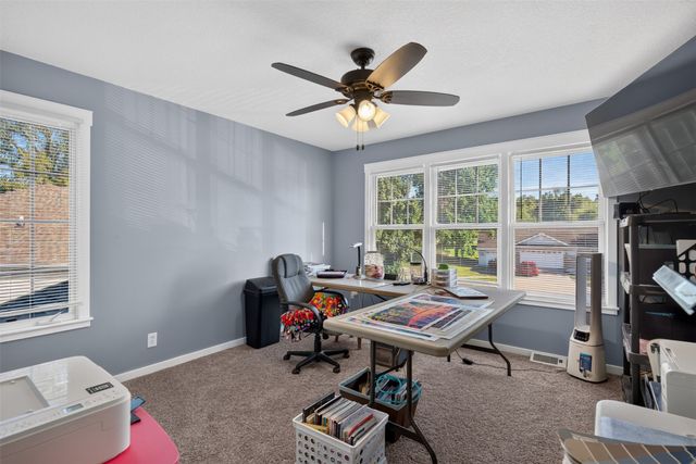 2705 Shoreview Circle, Des Moines, IA 50320