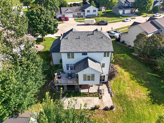 2705 Shoreview Circle, Des Moines, IA 50320
