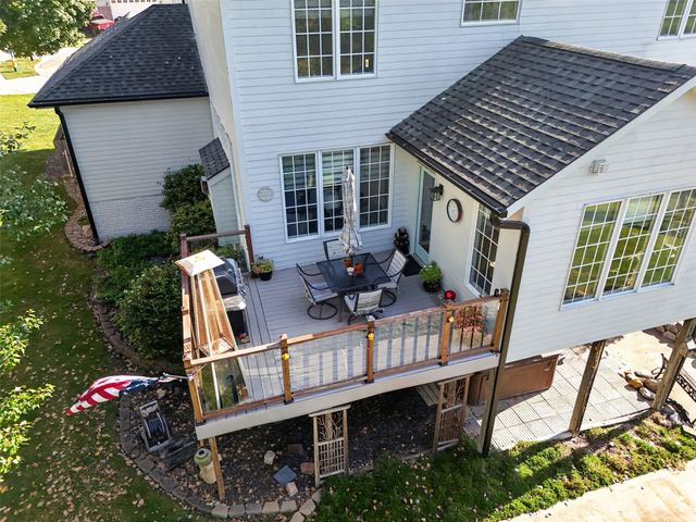 2705 Shoreview Circle, Des Moines, IA 50320