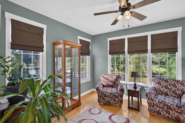 2705 Shoreview Circle, Des Moines, IA 50320