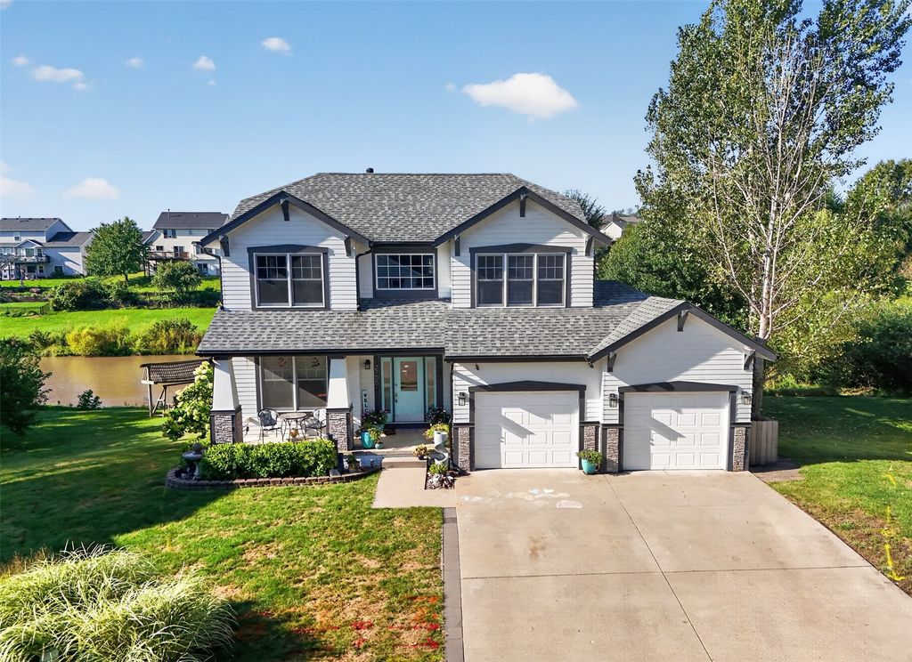 2705 Shoreview Circle, Des Moines, IA 50320