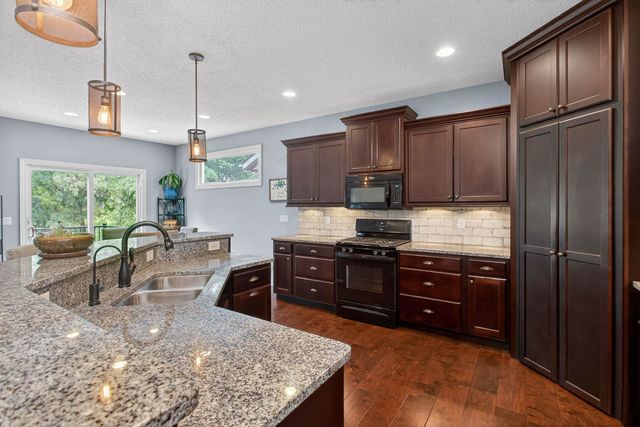5038 Emeis View Court, Davenport, IA 52804