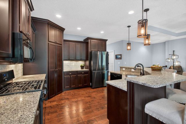 5038 Emeis View Court, Davenport, IA 52804