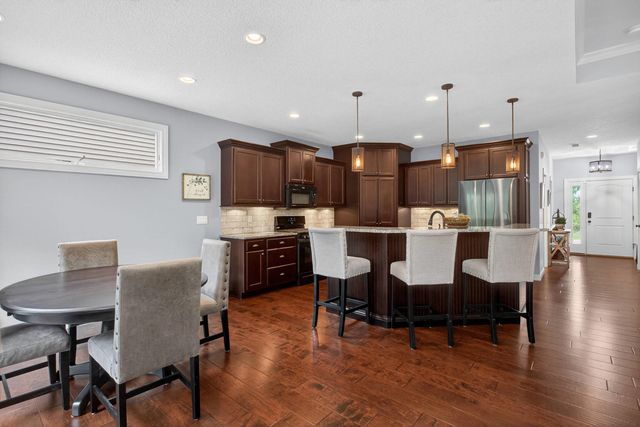5038 Emeis View Court, Davenport, IA 52804