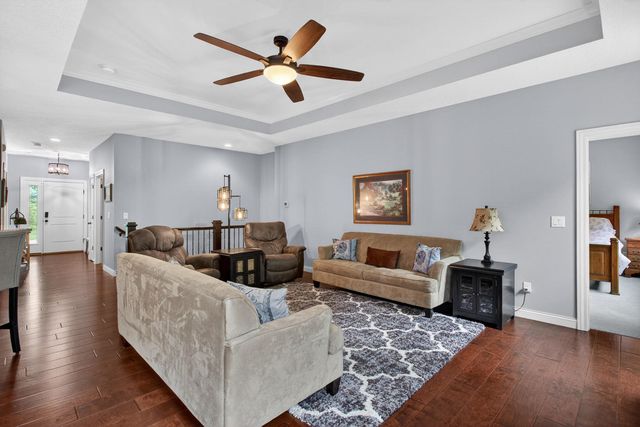 5038 Emeis View Court, Davenport, IA 52804