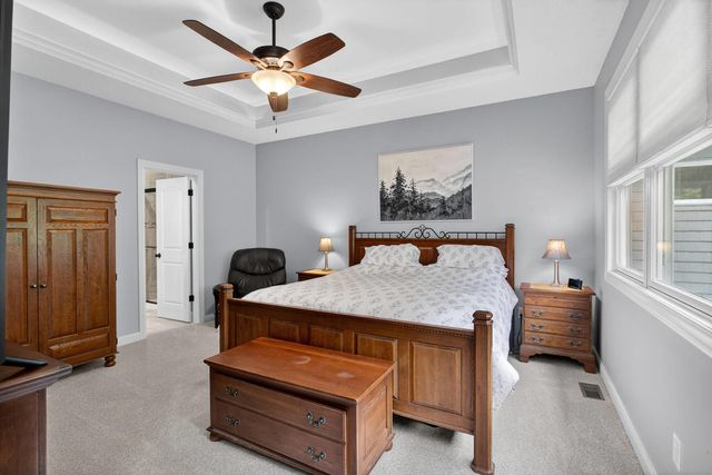 5038 Emeis View Court, Davenport, IA 52804