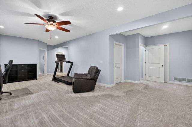 5038 Emeis View Court, Davenport, IA 52804