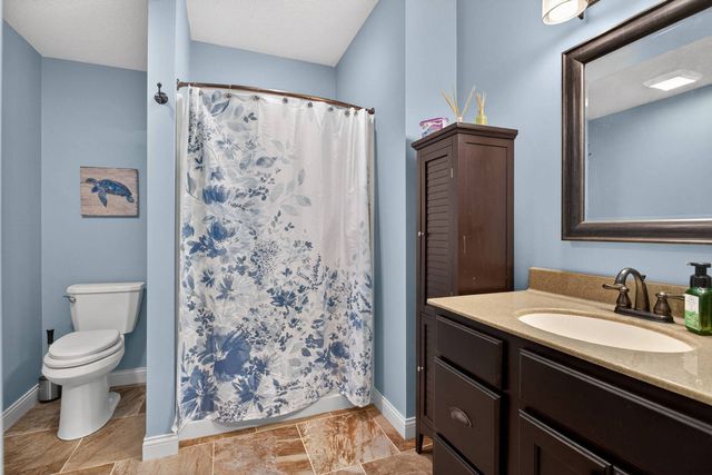 5038 Emeis View Court, Davenport, IA 52804