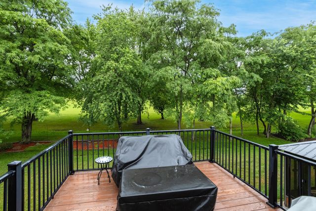 5038 Emeis View Court, Davenport, IA 52804