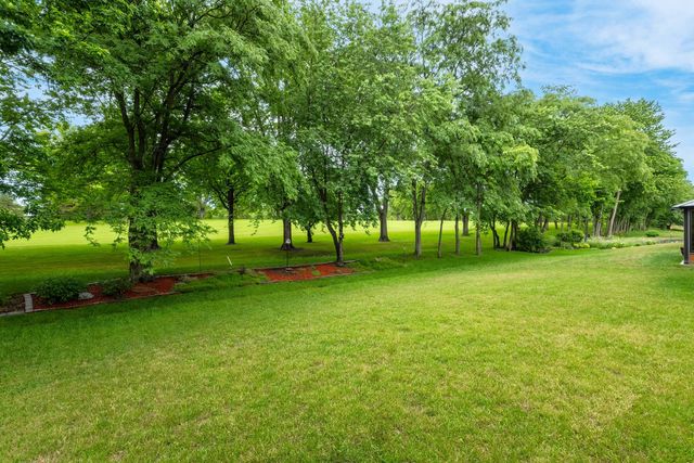 5038 Emeis View Court, Davenport, IA 52804