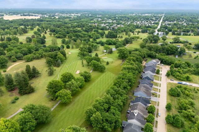 5038 Emeis View Court, Davenport, IA 52804