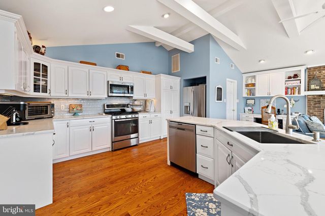 403 JERSEY CITY CT, Lanoka Harbor, NJ 08734