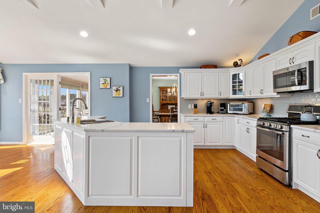 403 JERSEY CITY CT, Lanoka Harbor, NJ 08734