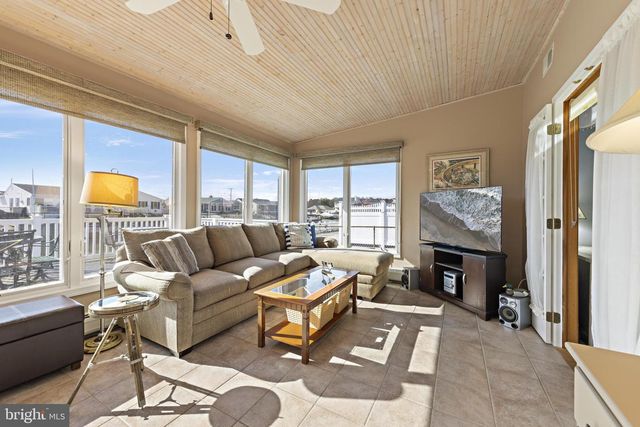 403 JERSEY CITY CT, Lanoka Harbor, NJ 08734