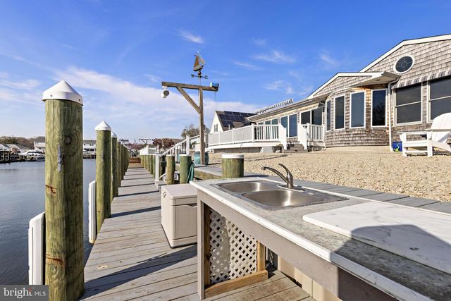 403 JERSEY CITY CT, Lanoka Harbor, NJ 08734