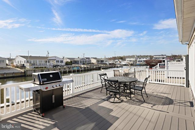 403 JERSEY CITY CT, Lanoka Harbor, NJ 08734