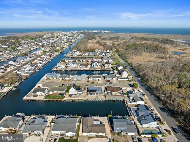 403 JERSEY CITY CT, Lanoka Harbor, NJ 08734