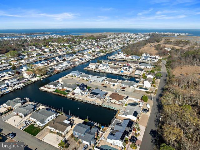 403 JERSEY CITY CT, Lanoka Harbor, NJ 08734