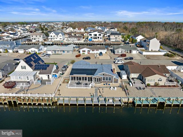 403 JERSEY CITY CT, Lanoka Harbor, NJ 08734