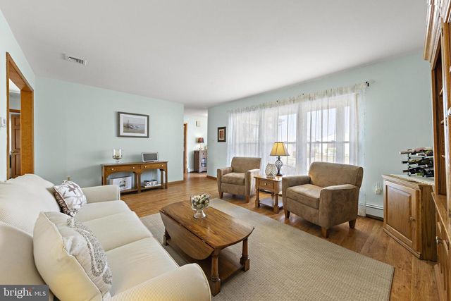 403 JERSEY CITY CT, Lanoka Harbor, NJ 08734