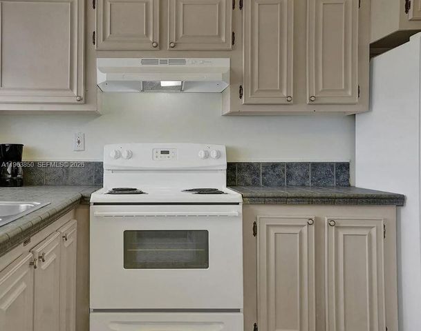 4047 NW 16 403, Lauderhill, FL 33313