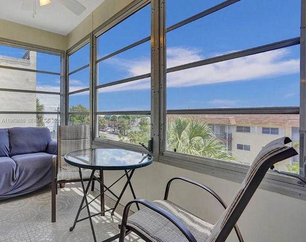 4047 NW 16 403, Lauderhill, FL 33313