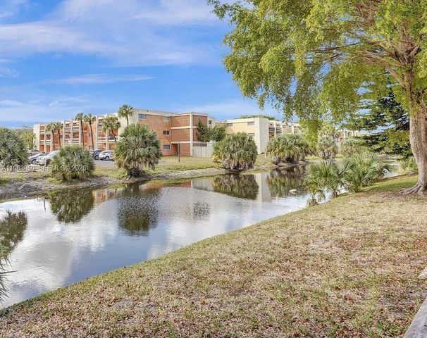 4047 NW 16 403, Lauderhill, FL 33313