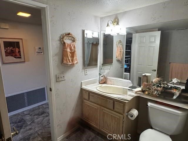 20404 Half Moon Court, Apple Valley, CA 92308