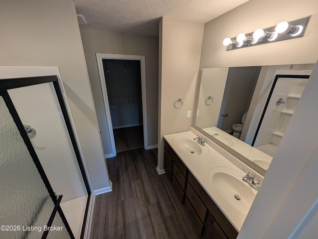 548 Mud Hen Dr, Shepherdsville, KY 40165