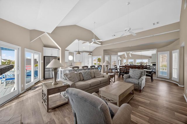 13649 Pirates Beach Boulevard, Galveston, TX 77554