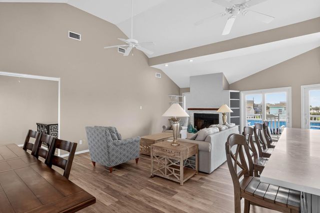 13649 Pirates Beach Boulevard, Galveston, TX 77554