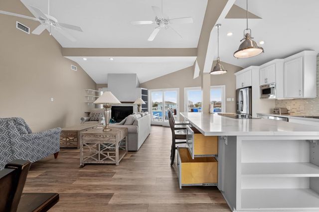 13649 Pirates Beach Boulevard, Galveston, TX 77554