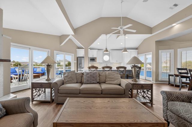 13649 Pirates Beach Boulevard, Galveston, TX 77554