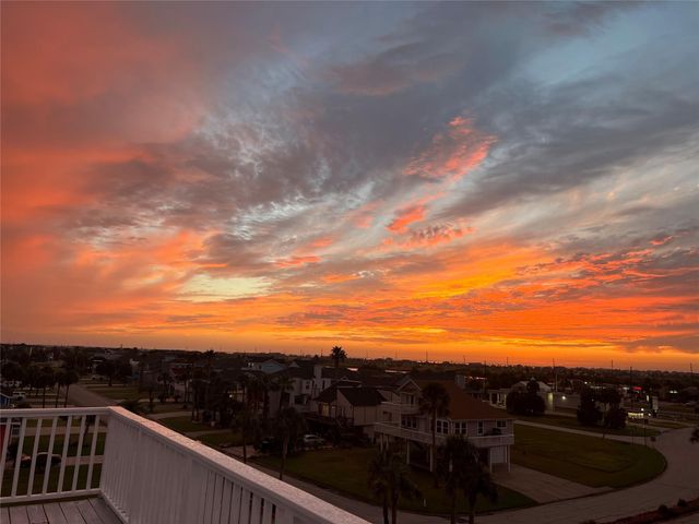13649 Pirates Beach Boulevard, Galveston, TX 77554