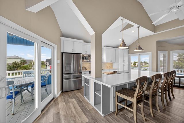 13649 Pirates Beach Boulevard, Galveston, TX 77554