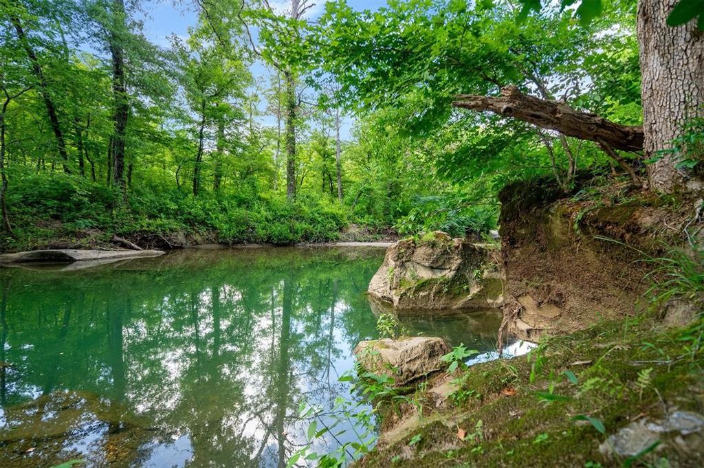 Image 12 of property listing at 5757 Pine Seed Trail, Broken Bow, OK 74728