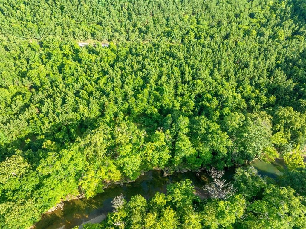 Image 6 of property listing at 5757 Pine Seed Trail, Broken Bow, OK 74728