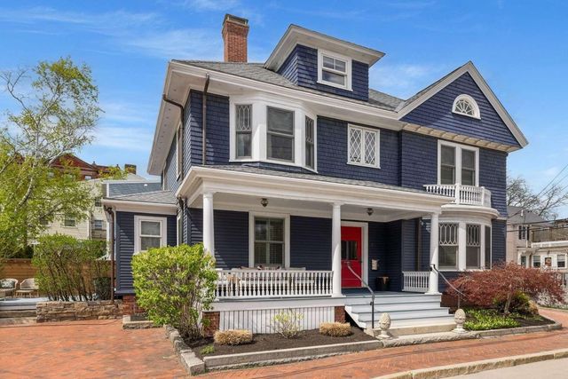 115 Court Street, Portsmouth, NH 03801